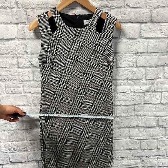 Carmen Marc Valvo Black & White Houndstooth Knit Midi Dress Sleeveless - Picture 8 of 13